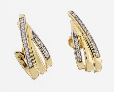 Paar 14 kt Gold Brillant-Ohrstecker, GG 585/000, geschwungen, 38 Brillanten zus. ca. 0.19 ct Weiß/si, ca. 5.6 g