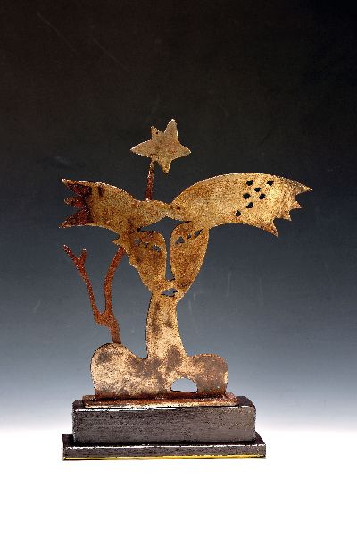 Gottfried Bräunling, geb. 1947 Radebeul, Sternenkind, Stahl geschnitten, patiniert, von 2022, num. 2/3, signiert, Holzsockel, Gesamth. ca. 37cm