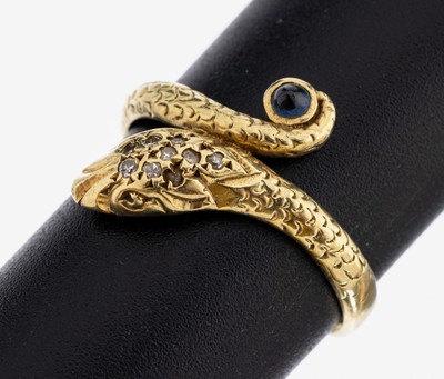 14 kt Gold Diamant-Saphir-Schlangenringen, GG 585/000, Kopf mit 9 8/8-Diamanten zus. ca. 0.08 ct (grav.) Weiß-l.get.Weiß/si-p, Schwanz mit kl. ...