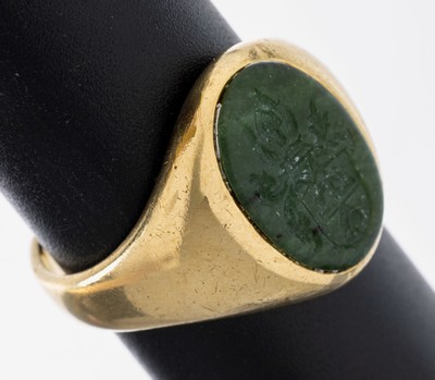 18 kt Gold Achat-Siegelring, GG 750/000, qualitätvolle Verarbeitung, ovale Achat- einlage, gefärbt, Intaglio mit Darstellung eines ...