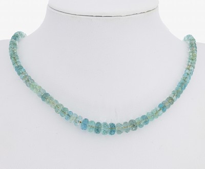 Aquamarin-Collier, im Verlauf facett. Aquamarinlinsen, D. ca. 3.1-8.0 mm, L. ca. 51 cm, Karabinerschließe 925er verg.