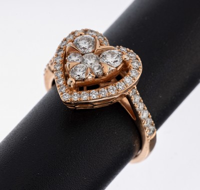 18 kt Gold Brillant-Ring, RG 750/000, herzf. Ringkopf, 44 Brillanten zus. ca. 2.30 ct Weiß/si, RW 52, ca. 4.3 g