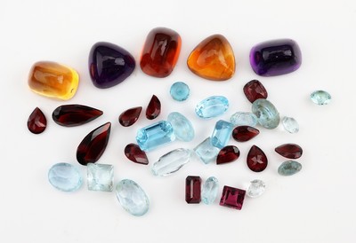 Lot div. lose Farbsteine, zus. ca. 117.07 ct, u.a. Amethyste, Citrine, Granate, Blautopase (beh.), versch. Schliffformen, Ausfassware