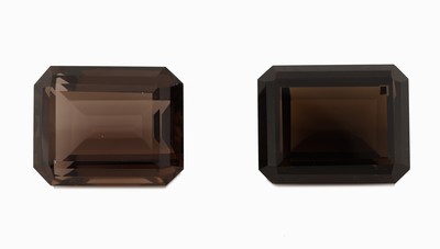 Lot 2 lose Rauchquarze, zus. ca. 246.70 ct, Treppenschliff, kl. min. Ausbrüche