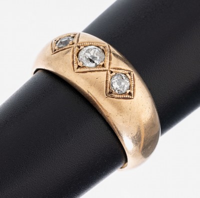 14 kt Gold Diamant-Ring, um 1900, RG 585/000 gepr., schlichte Gestaltung, 3 Altschliffdiamanten zus. ca. 0.50 ct Weiß/p, RW 66, ca. 11.6 g