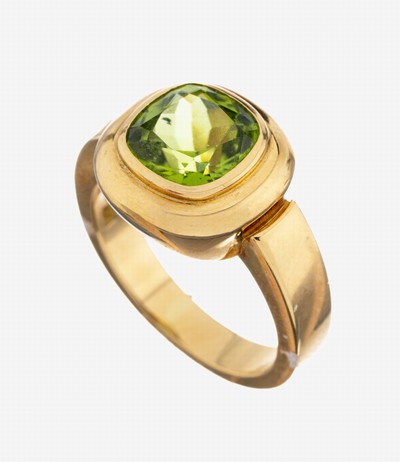 18 kt Gold Peridot-Ring, GG 750/000, facett. Peridot ca. 3.3 ct, RW 58, ca. 13.8 g,mit Zertifikat