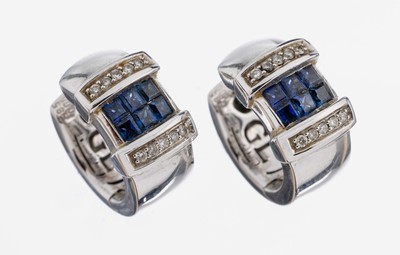 14 kt Gold Saphir-Brillant-Ohrstecker, WG 585/000, 12 facett. Saphir-Carrees zus. ca. 0.40 ct, Brillanten zus. ca. 0.12 ct Weiß/si, ca. 9.4 g