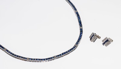 14 kt Gold Saphir-Brillant-Schmuckset, WG 585/000, best. aus: Collier, L. ca. 46 cm, Kastenschloss mit 2 Sicherheitsachten und Paar Ohrstecker ...