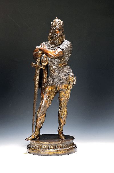 Skulptur eines gallischen Feldherrn, wohl Frankreich, um 1900, Metallguß, patiniert, im Stil Hippolyte Moreaus, stehender Krieger mit Axt und ...