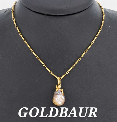 18 kt Gold GOLDBAUR Anhänger mit Tahitizuchtperle, GG 750/000, blattförm. Aufhängung, unrunde Tahitizuchtperle ca. 11 mm, Kette L. ca. 44 cm, ...