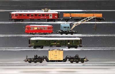 Umfangreiches Konvolut aus 138 Personen- und Güterwägen in OVP, Märklin, Spur H0, überwiegend Bj. 1956 bis 1964, 39 Wägen in grünen Kartons ...