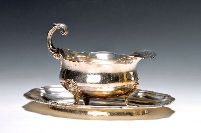 Sauciere, Boin-Taburet, Paris, Frankreich, Anfang 20.Jh., 925er-Silber, profilierter Rand, Füße und Henkel mit Muschelwerk im Stil des Rokoko, ...