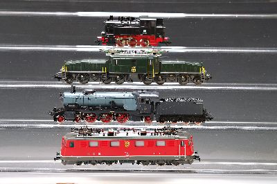 Konvolut Modelleisenbahnen: Märklin, Spur H0, überwiegend 1986-1995, Schlepptender -/Dampfloks 3315, 3502, 3504, 3511, 3518; Diesel-/E-Loks 3160, ...