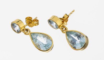 Paar 14 kt Gold Aquamarin-Ohrgehänge, GG 585/000, 2 facett. Aquamarin-Tropfen und 2 rundfacett. Aquamarine zus. ca. 8.0 ct, L. ca. 2.4 cm, ca. 5.0 g