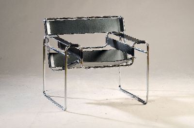 Wassily-Chair, "B3" Entw. Marcel Breuer, (1902 -1981), Ausführung " Knoll International", verchromtes Stahlrohrgestell, schwarze ...