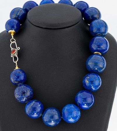 Lapislazuli-Collier mit Carneol-Schließe, große Lapislazulikugeln ca. 20 - 25 mm, Pyrit-Einschlüsse, Schließe 925er Silber mit Carneol-Cabochon, ...