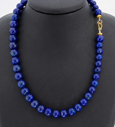 Lapislazuli-Collier, Lapislazuli-Kugeln, D.ca. 9.5-10.1 mm, L. ca. 45 cm, Klappschließe Metall verg.