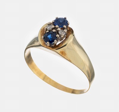 14 kt Gold Saphir-Brillant-Ring, GG/WG 585/000 gepr., 2 rundfacett. Saphire zus. ca. 0.30 ct, 2 Brillanten zus. ca. 0.04 ct Weiß/p,RW 57, ca. 3.4 g