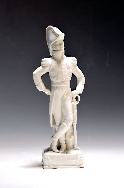 Napoleonischer General "Exelmans", Scheibe -Alsbach, 20.Jh., Weißporzellan, stehende Darstellung, bezeichnet, H. 25,5 cm