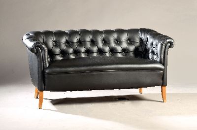 Sofa, im Chesterfield-Stil, Vintage, Lederbezug, Rückenlehne genoppt, ca. 76 x 166 x 80 cm, EZ 2