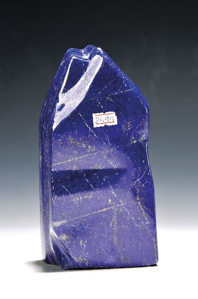 Lapislazuli in Freiform, Afghanistan, Calcit- und Pyriteinschlüsse, ca. 2495g H.ca. 19.5cm, unregelmässige Form mit Vor- und Rücksprüngen, ...