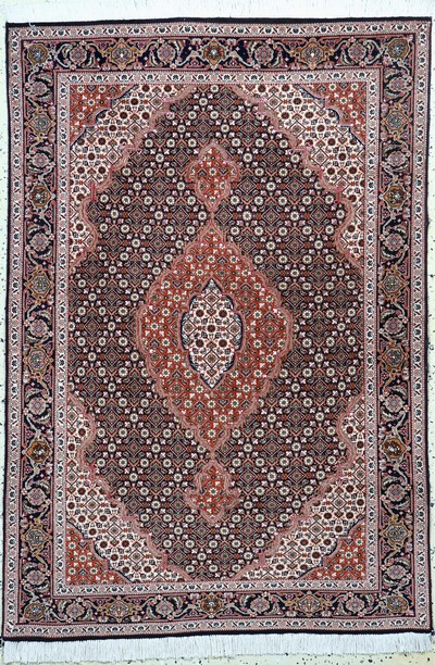 Täbriz fein(50 Raj), Persien, Ende 20.Jhd, Korkwolle mit Seide, ca. 155 x 100 cm, ca. 500.000 Kn/qm, EHZ: 2