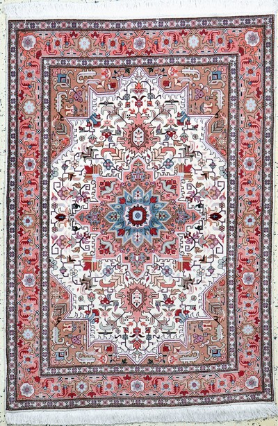 Täbriz fein(50 Raj), Persien, Ende 20.Jhd, Korkwolle mit Seide, ca. 160 x 105 cm, ca. 500.000 Kn/qm, EHZ: 2