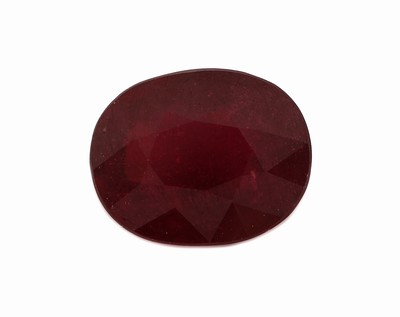Loser Rubin, ca. 6.39 ct, ovalfacett., ca. 12.33 x 9.85 x 5.67 mm, Purplish Red, Reinheitsbehandlung, Bleiglasfüllung, AGL- Expertise anbei