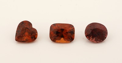 Lot 3 lose Zirkone, zus. ca. 11.24 ct, 1 x facett. Herz, 1 x Kissenschliff, 1 x ovalfacett.