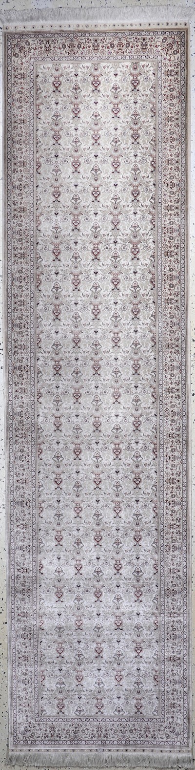 Hereke Seide fein, China, Ende 20.Jhd., reine Naturseide, ca. 303 x 79 cm, ca. 1,0 Mio. Kn/qm, EHZ: 1-2
