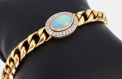 18 kt Gold Opal-Diamant-Armband, GG/WG 750/000, Panzerband, Mittelteil mit ovalem Opalcabochon ca. 2.30 ct, umgeben von 25 8/8- Diamanten zus. ca. ...