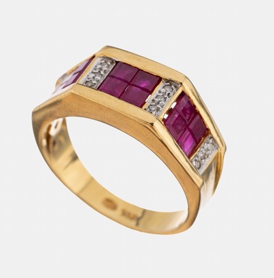 18 kt Gold Rubin-Diamant-Ring, GG 750/000, 12 Rubin-Carrees zus. ca. 0.60 ct, 12 8/8-Diamanten zus. ca. 0.06 ct Weiß/si, RW 54, ca. 6.7 g