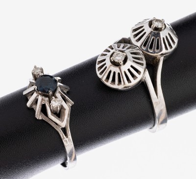 Konvolut 2 14 kt Gold Ringe, WG 585/000, 1 x außergewöhnliche Gestaltung, 2 Brillanten zus. ca. 0.10 ct Weiß/si, RW 60, ca. 6.7 g, und 1 x ...