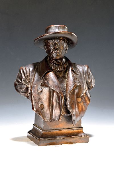 Harro Magnussen, 1861-Hamm-1908 Grunewald, Bronzeplastik, Büste Bismarck in ziviler Bekleidung, verso signiert und datiert Berlin 1894, H. 31 cm