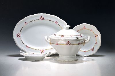 Speiseservice, Rosenthal, 1920er/30er Jahre,Porzellan, Perlrand, zarter Bordüren in Gold und Weinrot, 5 flache Teller, 11 tiefe Teller, 12 ...