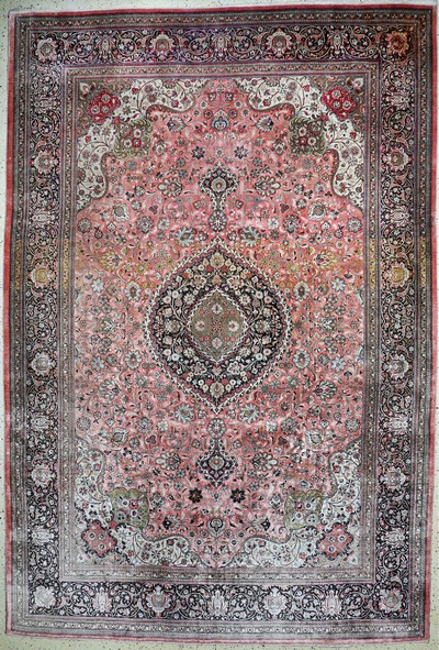Ghom Seide, Persien, Mitte 20.Jhd, reine Naturseide, ca. 375 x 250 cm, EHZ: 3