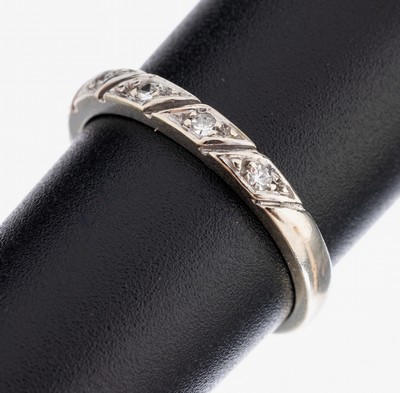 14 kt Gold Diamant-Ring, WG 585/000, 5 8/8-Diamanten zus. ca. 0.10 ct Weiß/si, RW 55,ca. 2.5 g