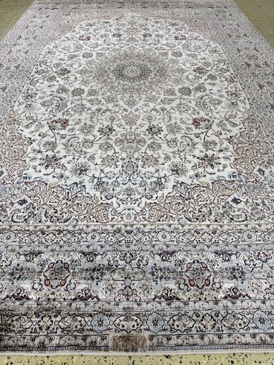 Seltener Seiden Nain Persien, signiert"Habibian", Mitte 20.Jhd, reine Naturseide, ca. 390 x 254 cm, ca. 1,0 Mio. Kn/qm, gereinigt, EHZ: 2