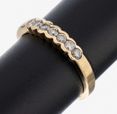 14 kt Gold Brillant-Ring, GG 585/000, 7 Brillanten zus. ca. 0.35 ct Weiß/p, RW 65, ca.4.2 g
