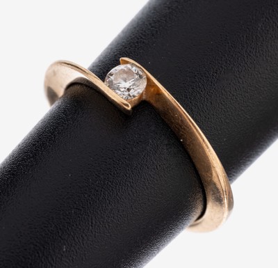 18 kt Gold LEICHT Brillant-Ring, GG 750/000, asymmetrische Ringschiene, Brillant ca. 0.20 ct (grav.) Weiß/si, RW 51, ca. 2.5 g, sign.