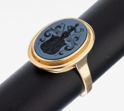 14 kt Gold Lagenstein-Siegelring, GG 585/000, ovaler Lagenachat, Intaglio Darstellung eines Familienwappens, Achat rs. mit Riss, RW 62, ca. 8.5 g