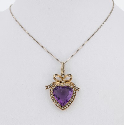 Amethyst-Perl-Anhänger, um 1900, 830er Silber verg., facett. Amethyst-Herz, kl. Saatperlen, schleifenf. Bekrönung, an Kette, 925er Silber L. ca. ...