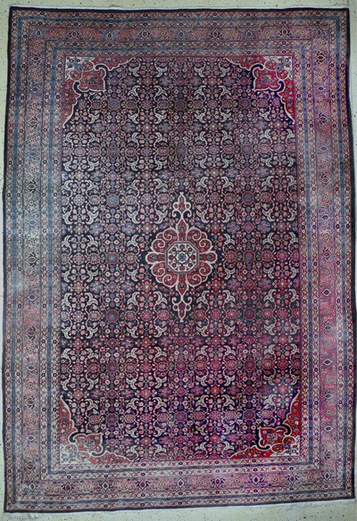 Bidjar Kork alt, Persien, Mitte 20.Jhd, Wolle auf Baumwolle, ca. 382 x 266 cm, Reinigungsbedürftig, EHZ: 2(restauriert).