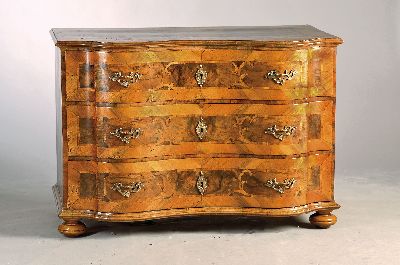 Seltene Barock-Kommode, um 1750/60, mit orig. Dokument von der Vermögensverwaltung I.K.H. Der Grossherzogin von Luxemburg, aus dem Besitz der ...
