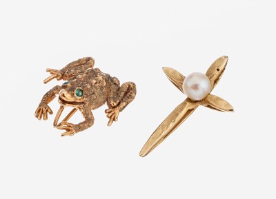 Konvolut 2 14 kt Gold Anhänger, GG 585/000 gepr., 1x kreuzförm., kl. weiße Zuchtperlchen ca. 4 mm, ca. 2 x 1 cm, 1x Frosch, 2 kl. Tsavoriten als ...