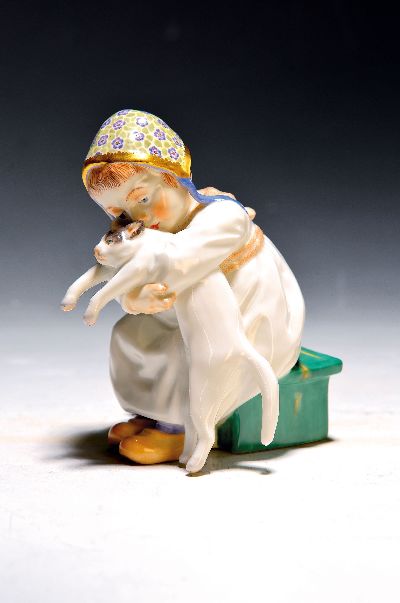Sog. Hentschelkind, Mädchen mit Katze, Meissen, Entw. Konrad Hentschel, nach 1973, Porzellan, handbemalt, Nr. 73367, H. 12 cm