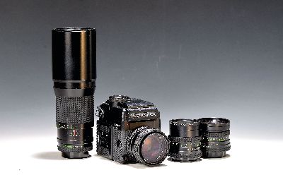 Rolleiflex SL 2000F, mit vier Objektiven und diversem Zubehör, Bj. 1981-84, Objektive: Rolleinar-MC 28mm 1:2.8, Rolleinar-MC 35mm 1:2.8, Planar 50mm ...