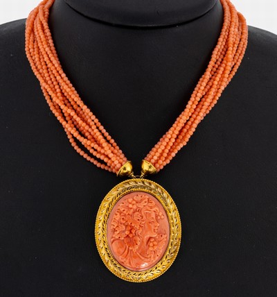 Ausgefallenes 22 kt Gold Korallen-Collier, GG 916/000, 10-rhg. Korallenkugeln, Abhängung abnehmbar und als Brosche oder Anhänger tragbar, ...