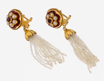 Paar 18 kt Gold Perl-Granat-Ohrgehänge, GG 750/000, Besatz mit Halbperlen, kl. facett. Granat, bewegl. Quastenabhängung mit Perlen, L. ca. 4 cm, ...