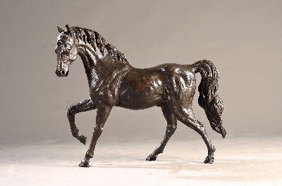 Große Skulptur eines Pferdes, neuzeitlich, Bronzeguß, naturalistische Darstellung, H. ca. 70cm, L. ca. 85cm